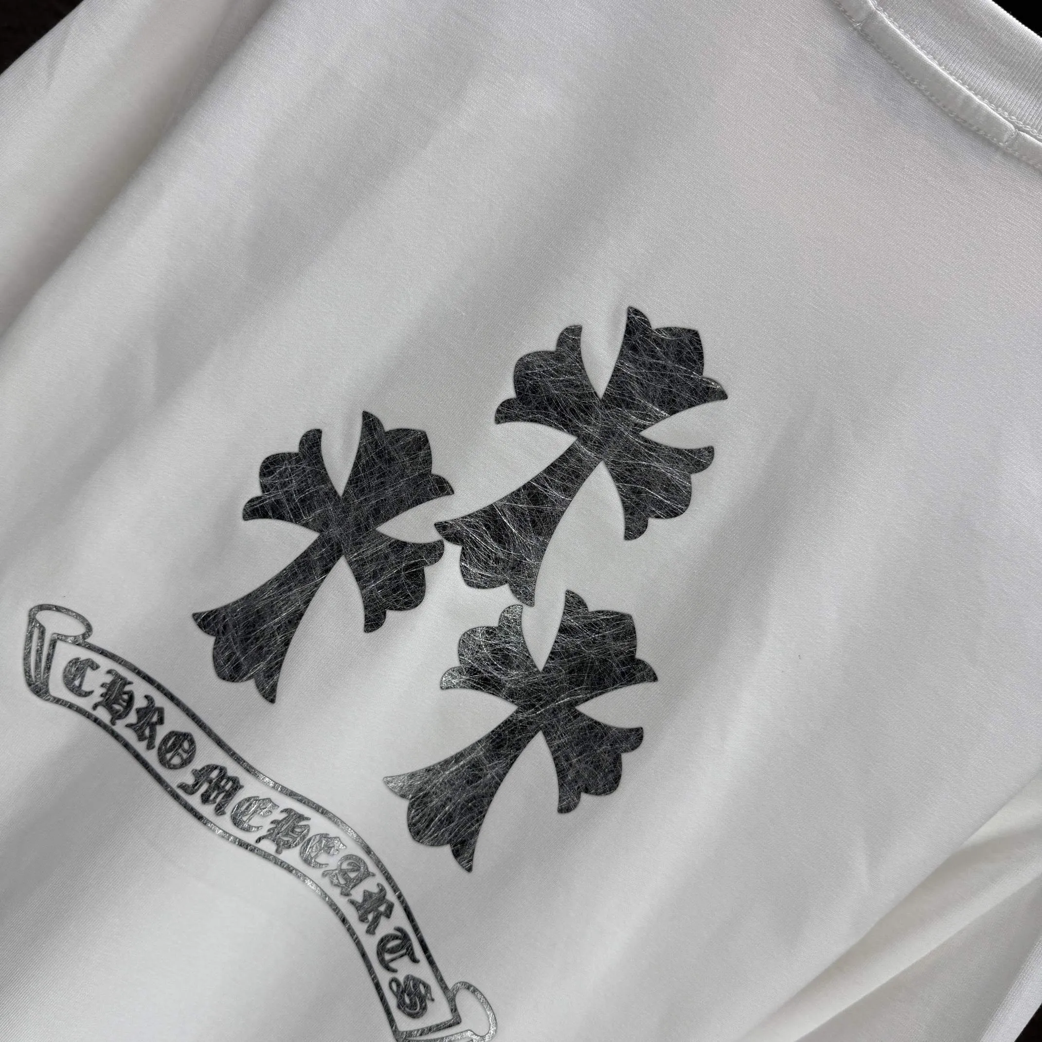 🅿️230 CH* Crow Heart* 2025 autumn and winter new thick long-sleeved T-shirt 320g pure cotton Sanskrit cross logo silver thread Color: Black White Angora Red Size: S M L XL